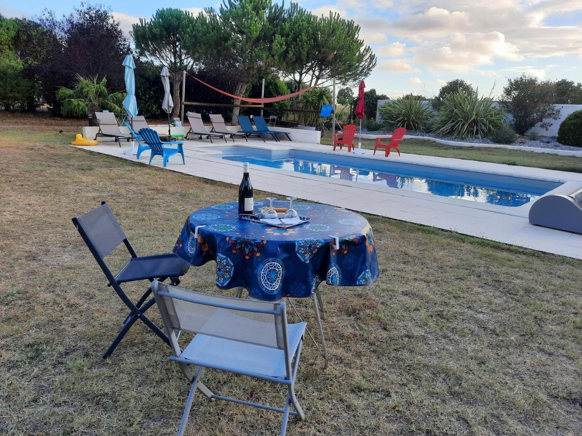 Gite 4 Personnes Avec Piscine Entre Saintes Et Royan Balanzac Экстерьер фото